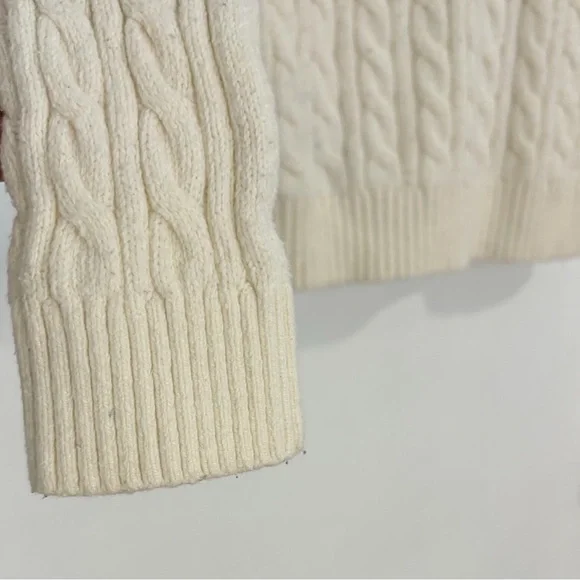 Abercrombie & Fitch cable knit vneck sweater - Picture 8 of 13